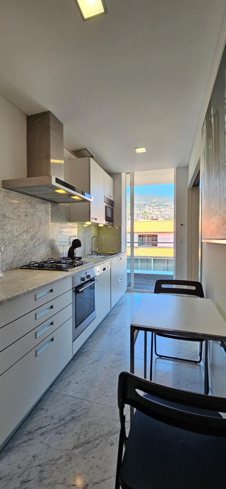Plaza Apartment *